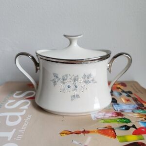 Lenox Windsong Sugar Bowl with Lid